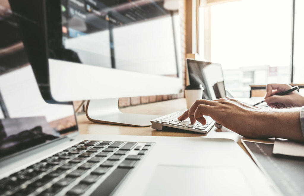 digital marketing desk